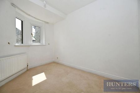 3 bedroom mews to rent - Photo 4