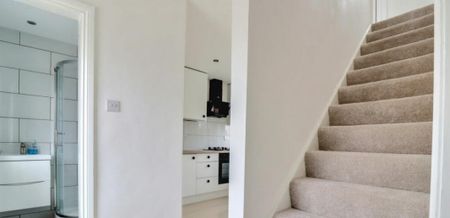 3 Bed Terraced House, Arklow Close, NG8 - Photo 5