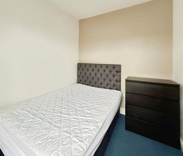 4 bedroom terraced house to rent - Photo 6