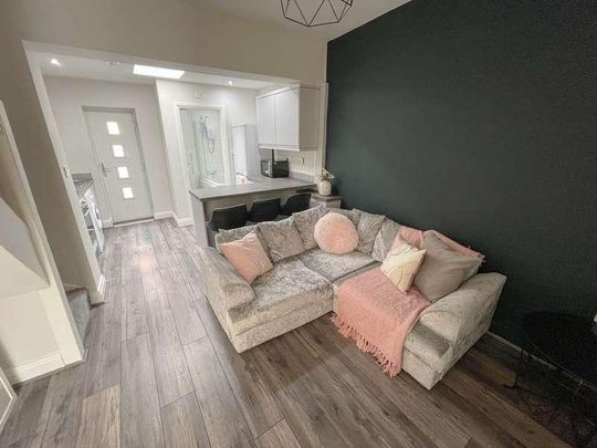 Grantham Street, L6 - Photo 1