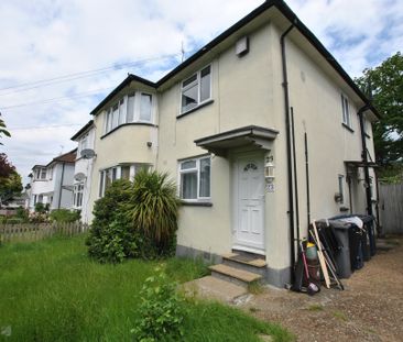 Westmere Drive, London - Photo 5