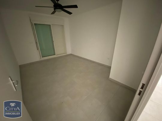 Location Appartement 3 pièces 90m² STE CLOTILDE 97490 - Photo 1