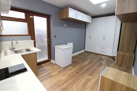 The Ridge, PURLEY - Photo 4