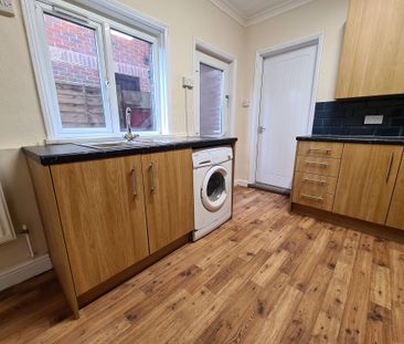 3 bedroom semi-detached house to rent - Photo 3