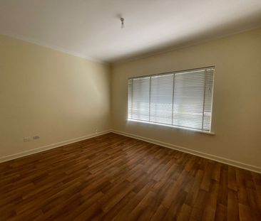 4 McIntosh Crescent, Brahma Lodge - Photo 1