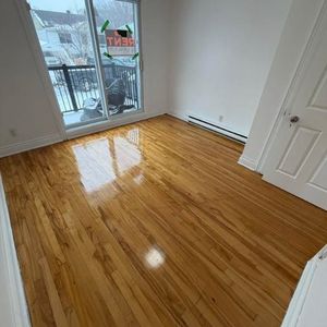 41/2 Metro Cartier Laval dispo maintenant internet stationnement, Loker, Thermopompe 1490$ - Photo 2