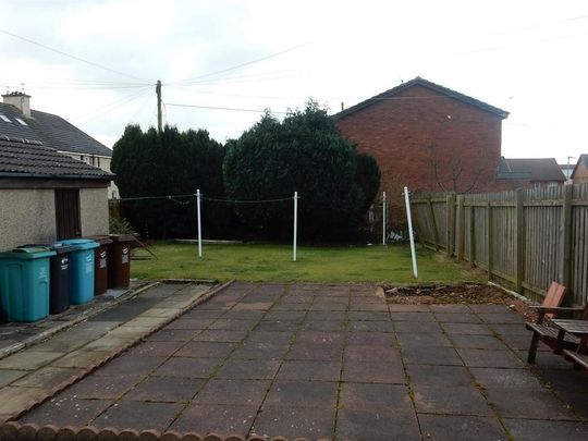 2 bedroom ground floor flat to rent - Photo 1