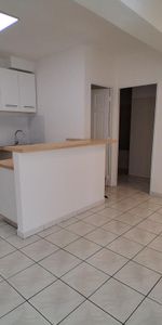 Location Appartement 3 pièces 83m² ST PIERRE 97410 - Photo 3