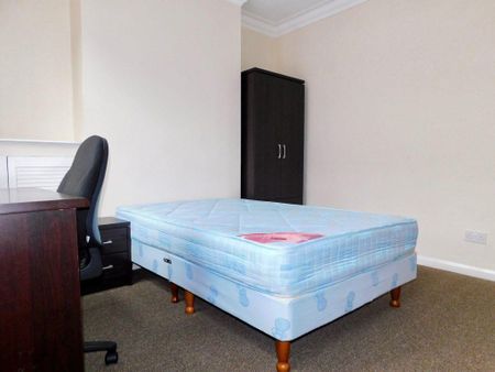 3 bedroom terraced house to rent - Photo 2