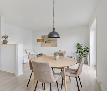 MODERNISERET RÆKKEHUS I HOLLUF PILE MED HAVE OG FRI PARKERING - Photo 3