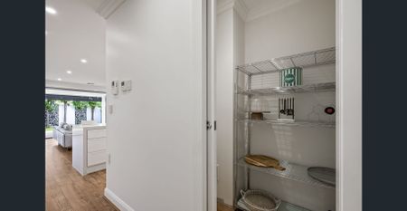 Fully Furnished 4-Bedroom, 2-Bathroom Family Home in Prestigious Trinity Gardens - Photo 3