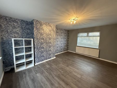 3 bed Terraced - To Let - Photo 5