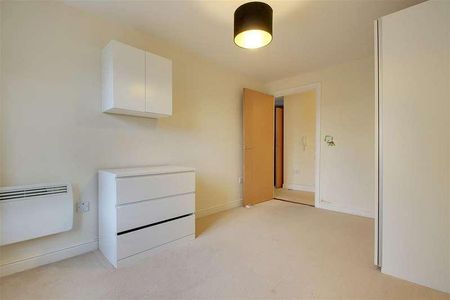 Ovaltine Drive, Kings Langley, WD4 - Photo 3