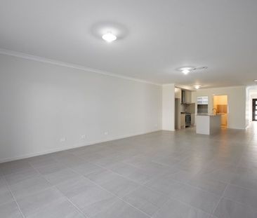 QUALITY BUILT, SPACIOUS HOME - Photo 6