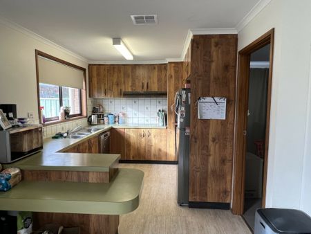 5 Statton Street, Gowrie ACT, Belconnen - Photo 2