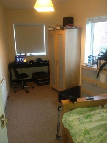 111 Storer Road - Former 6 Bed House now huge 4 bed student homeLoughborough - Photo 2