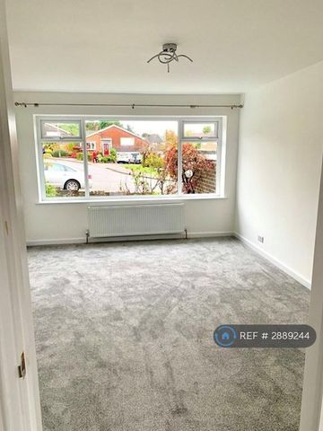3 bedroom detached house to rent - Photo 2