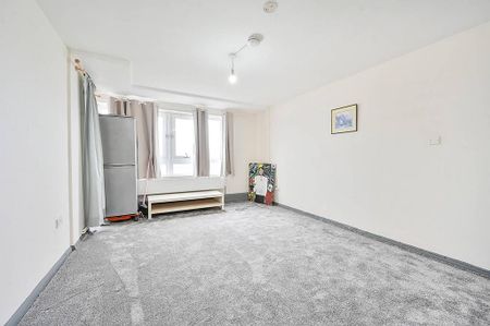 3 bedroom flat to rent - Photo 5