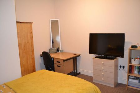 6 bedroom house to rent - Photo 4