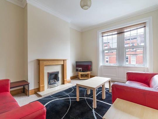 5 bedroom maisonette to rent - Photo 1