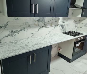 5 Bed Terraced House, Durham Road, E16 - Photo 1