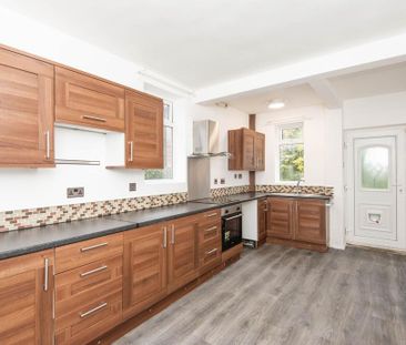 3 bedroom semi-detached house to rent - Photo 5
