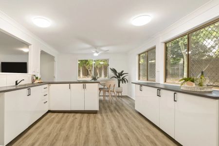 Beautifully Renovated Family Home in Convenient Location - Photo 2
