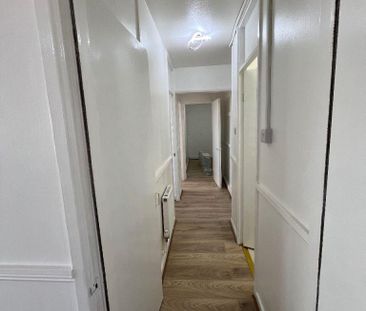 3 bedroom flat to rent - Photo 6