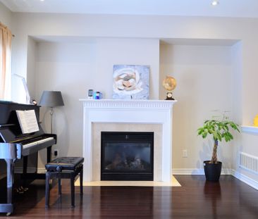 For Lease - 2412 Presquile Drive, Oakville, Ontario - Photo 2