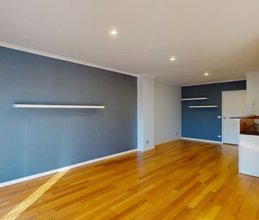 Modern Comfort In Prime Location - Photo 6