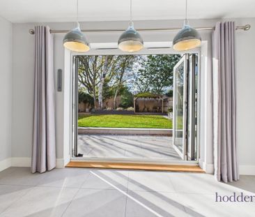 5 bedroom detached house to rent - Photo 2