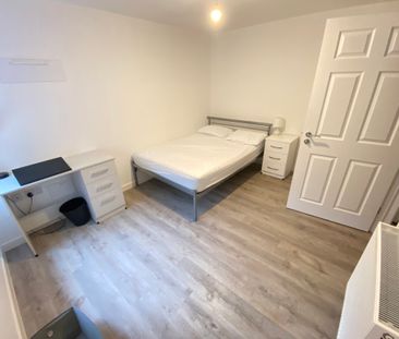 1 Bed Student Accommodation - Photo 4