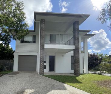 Contemporary Family Living in Coomera’s Big Sky Estate - Photo 2