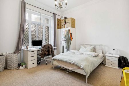 4 bedroom flat to rent - Photo 4