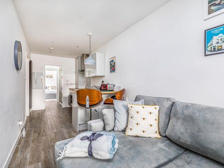 Barker Close - Photo 5