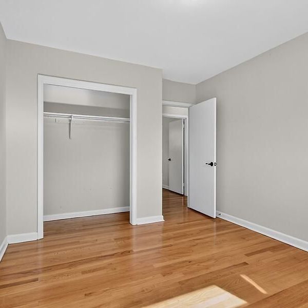 For Lease - 964 Connaught Avenue, Britannia Heights - Queensway Terrace N and Area, Ontario - Photo 1