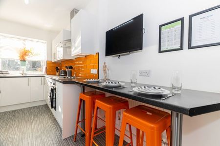 Room 5 – Nuneaton - Photo 4