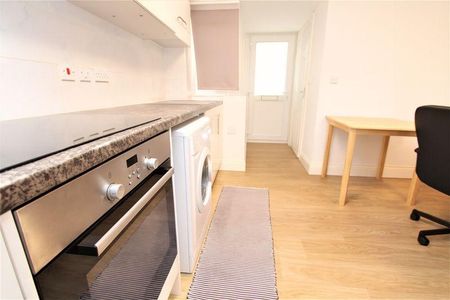 Studio to rent - Photo 5