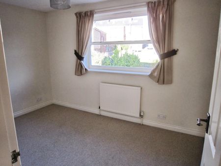 2 bedroom semi-detached house to rent - Photo 3