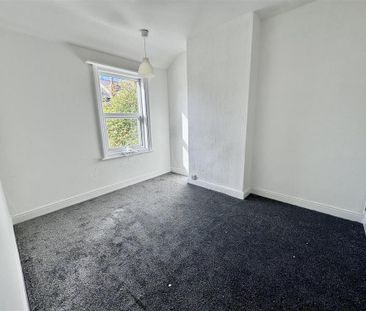 2 bedroom semi-detached house to rent - Photo 2