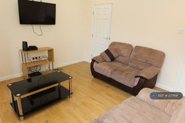 4 bedroom terraced house to rent - Photo 1