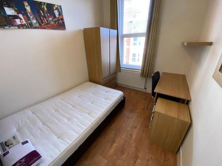 4 bedroom maisonette to rent - Photo 3