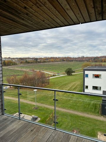 I denne skønne 3-værelses lejlighed får du: - Foto 3