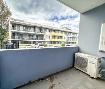 Studio Apartment + Furniture! - Photo 4