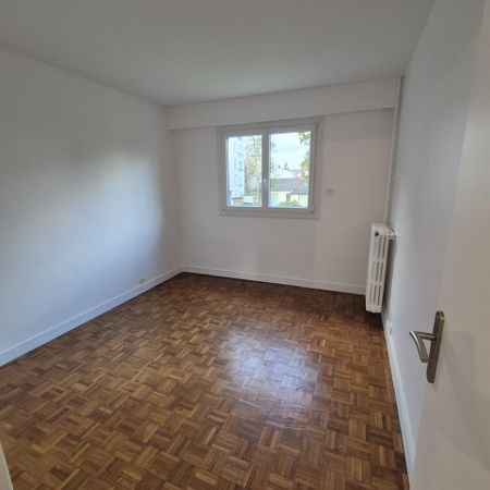 Location Appartement 3 pièces 56m² ST MAUR DES FOSSES 94210 - Photo 4