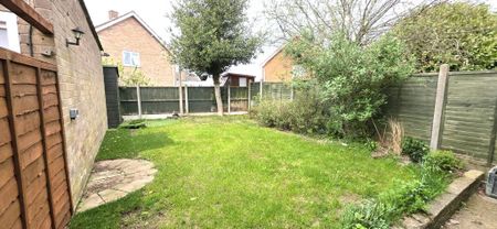 3 bedroom semi-detached house to rent - Photo 2