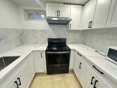 For Lease - 4211 Murray Hill Crescent, Mississauga, Ontario - Photo 3