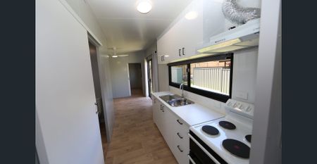 2 Bed house close to all amenities - Photo 4