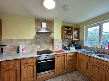 Coulson Way, Burnham, Buckinghamshire, SL1 - Photo 4