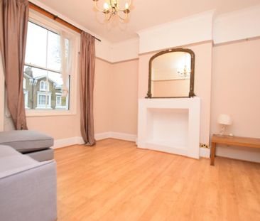 3 bedroom flat to rent - Photo 3